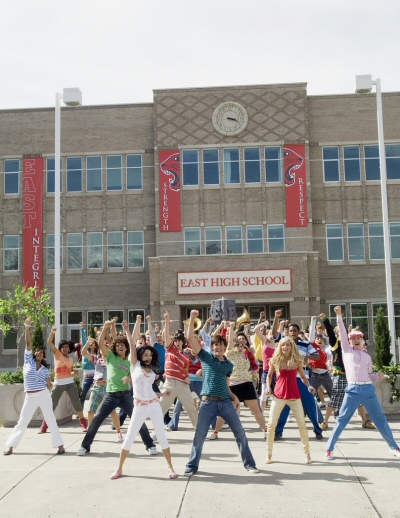 Corbin Bleu in High School Musical fine scuola