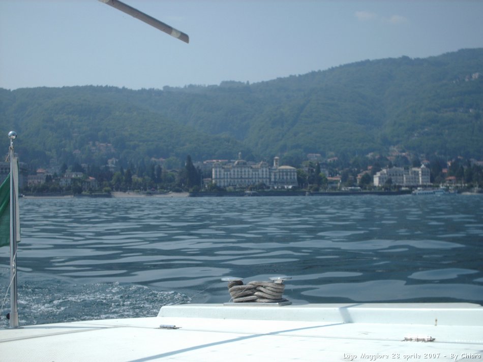 Lago Maggiore, Stresa, Isola Bella e Isola Madre, 28 aprile 2007,  il team di Setriere Colle Borgata, un anno dopo in visita al Palazzo e ai Giardini Borromeo. Un po' di nostalgia e tanta allegria!! Ci rivedremo il prossimo anno. Olimpiadi Torino 2006 - le foto piu' belle, le gare, i volontari di Sestriere Colle e Borgata. La vita, vista da dietro il palco,prima, durante e dopo l'evento che ha reso grande Torino, il Piemonte e l'Italia. Gli sport invernali, gli atleti, l'organizzazione, le strutture olimpiche come non li avete mai visti.