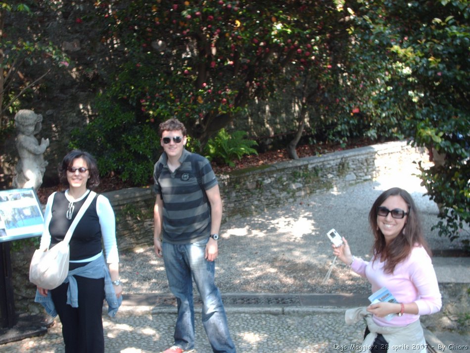 Lago Maggiore, Stresa, Isola Bella e Isola Madre, 28 aprile 2007,  il team di Setriere Colle Borgata, un anno dopo in visita al Palazzo e ai Giardini Borromeo. Un po' di nostalgia e tanta allegria!! Ci rivedremo il prossimo anno. Olimpiadi Torino 2006 - le foto piu' belle, le gare, i volontari di Sestriere Colle e Borgata. La vita, vista da dietro il palco,prima, durante e dopo l'evento che ha reso grande Torino, il Piemonte e l'Italia. Gli sport invernali, gli atleti, l'organizzazione, le strutture olimpiche come non li avete mai visti.