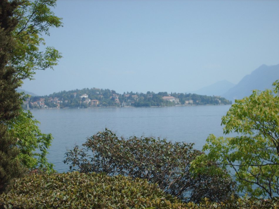 Lago Maggiore, Stresa, Isola Bella e Isola Madre, 28 aprile 2007,  il team di Setriere Colle Borgata, un anno dopo in visita al Palazzo e ai Giardini Borromeo. Un po' di nostalgia e tanta allegria!! Ci rivedremo il prossimo anno. Olimpiadi Torino 2006 - le foto piu' belle, le gare, i volontari di Sestriere Colle e Borgata. La vita, vista da dietro il palco,prima, durante e dopo l'evento che ha reso grande Torino, il Piemonte e l'Italia. Gli sport invernali, gli atleti, l'organizzazione, le strutture olimpiche come non li avete mai visti.