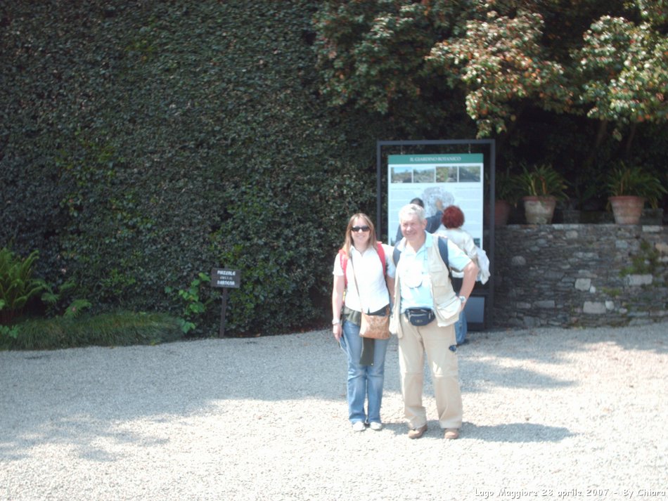 Lago Maggiore, Stresa, Isola Bella e Isola Madre, 28 aprile 2007,  il team di Setriere Colle Borgata, un anno dopo in visita al Palazzo e ai Giardini Borromeo. Un po' di nostalgia e tanta allegria!! Ci rivedremo il prossimo anno. Olimpiadi Torino 2006 - le foto piu' belle, le gare, i volontari di Sestriere Colle e Borgata. La vita, vista da dietro il palco,prima, durante e dopo l'evento che ha reso grande Torino, il Piemonte e l'Italia. Gli sport invernali, gli atleti, l'organizzazione, le strutture olimpiche come non li avete mai visti.