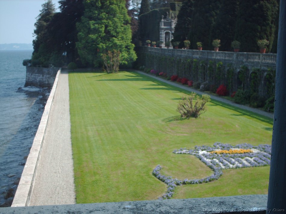 Lago Maggiore, Stresa, Isola Bella e Isola Madre, 28 aprile 2007,  il team di Setriere Colle Borgata, un anno dopo in visita al Palazzo e ai Giardini Borromeo. Un po' di nostalgia e tanta allegria!! Ci rivedremo il prossimo anno. Olimpiadi Torino 2006 - le foto piu' belle, le gare, i volontari di Sestriere Colle e Borgata. La vita, vista da dietro il palco,prima, durante e dopo l'evento che ha reso grande Torino, il Piemonte e l'Italia. Gli sport invernali, gli atleti, l'organizzazione, le strutture olimpiche come non li avete mai visti.