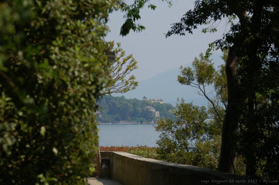 Lago Maggiore, Stresa, Isola Bella e Isola Madre, 28 aprile 2007,  il team di Setriere Colle Borgata, un anno dopo in visita al Palazzo e ai Giardini Borromeo. Un po' di nostalgia e tanta allegria!! Ci rivedremo il prossimo anno. Olimpiadi Torino 2006 - le foto piu' belle, le gare, i volontari di Sestriere Colle e Borgata. La vita, vista da dietro il palco,prima, durante e dopo l'evento che ha reso grande Torino, il Piemonte e l'Italia. Gli sport invernali, gli atleti, l'organizzazione, le strutture olimpiche come non li avete mai visti.