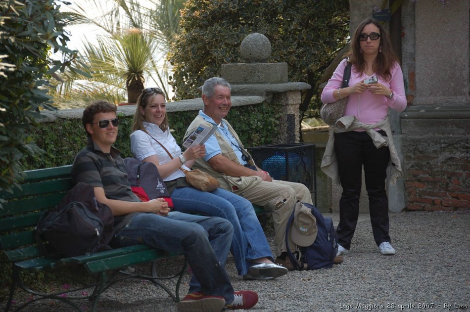 Lago Maggiore, Stresa, Isola Bella e Isola Madre, 28 aprile 2007,  il team di Setriere Colle Borgata, un anno dopo in visita al Palazzo e ai Giardini Borromeo. Un po' di nostalgia e tanta allegria!! Ci rivedremo il prossimo anno. Olimpiadi Torino 2006 - le foto piu' belle, le gare, i volontari di Sestriere Colle e Borgata. La vita, vista da dietro il palco,prima, durante e dopo l'evento che ha reso grande Torino, il Piemonte e l'Italia. Gli sport invernali, gli atleti, l'organizzazione, le strutture olimpiche come non li avete mai visti.