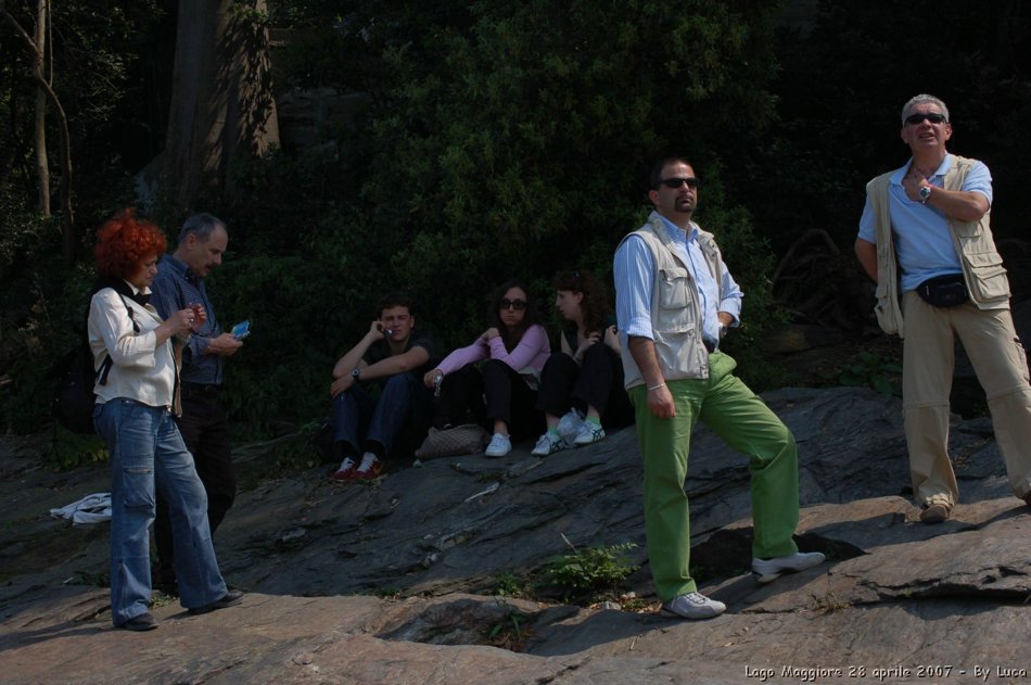 Lago Maggiore, Stresa, Isola Bella e Isola Madre, 28 aprile 2007,  il team di Setriere Colle Borgata, un anno dopo in visita al Palazzo e ai Giardini Borromeo. Un po' di nostalgia e tanta allegria!! Ci rivedremo il prossimo anno. Olimpiadi Torino 2006 - le foto piu' belle, le gare, i volontari di Sestriere Colle e Borgata. La vita, vista da dietro il palco,prima, durante e dopo l'evento che ha reso grande Torino, il Piemonte e l'Italia. Gli sport invernali, gli atleti, l'organizzazione, le strutture olimpiche come non li avete mai visti.