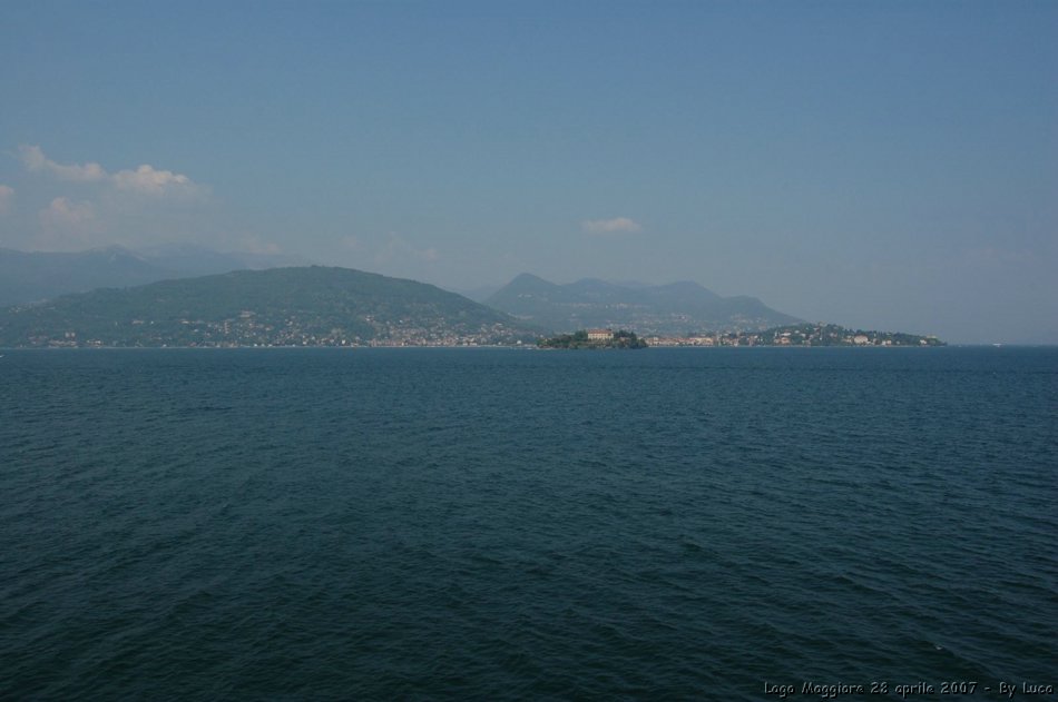 Lago Maggiore, Stresa, Isola Bella e Isola Madre, 28 aprile 2007,  il team di Setriere Colle Borgata, un anno dopo in visita al Palazzo e ai Giardini Borromeo. Un po' di nostalgia e tanta allegria!! Ci rivedremo il prossimo anno. Olimpiadi Torino 2006 - le foto piu' belle, le gare, i volontari di Sestriere Colle e Borgata. La vita, vista da dietro il palco,prima, durante e dopo l'evento che ha reso grande Torino, il Piemonte e l'Italia. Gli sport invernali, gli atleti, l'organizzazione, le strutture olimpiche come non li avete mai visti.