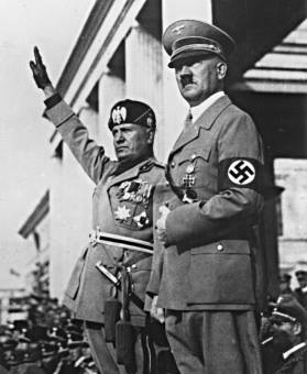 Dopo il 1934 Mussolini comincia a stringere i rapporti con Hitler