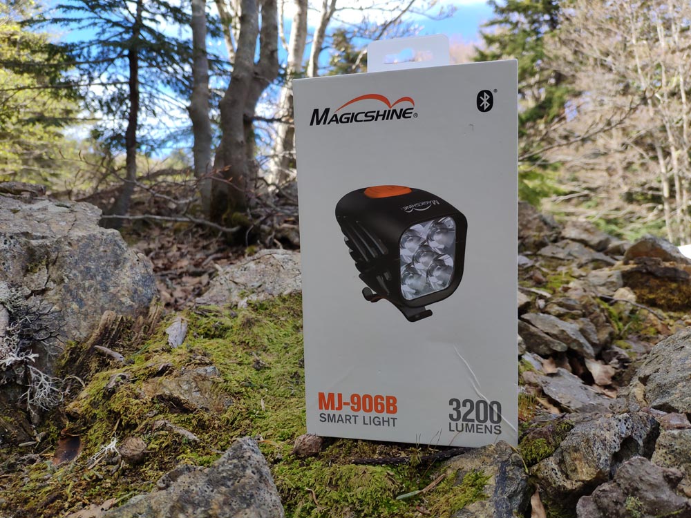 Review] - Magicshine MJ906B - Bluetooth 3200 lumen 7.2V 5200mAh - by Lock -  Other Battery Type Flashlights 