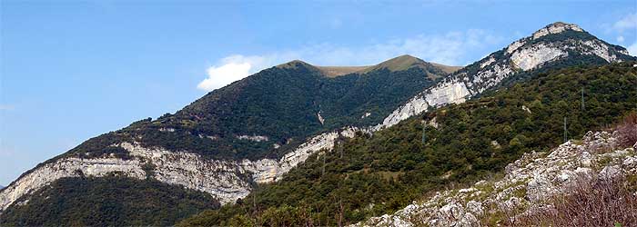 Il Monte di Tremezzo con la caratteristica spaccatura