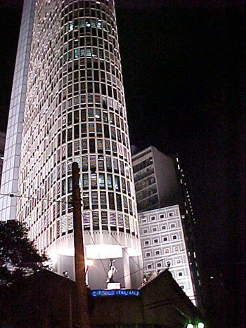 La torre degli Italiani 45 piani
