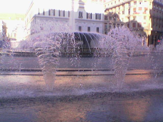 Genova - Piazza De Ferrari (qualit foto normale, impostazione standard)