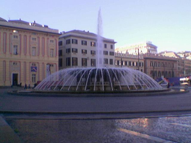 Genova - Piazza De Ferrari (qualit foto normale, impostazione standard)