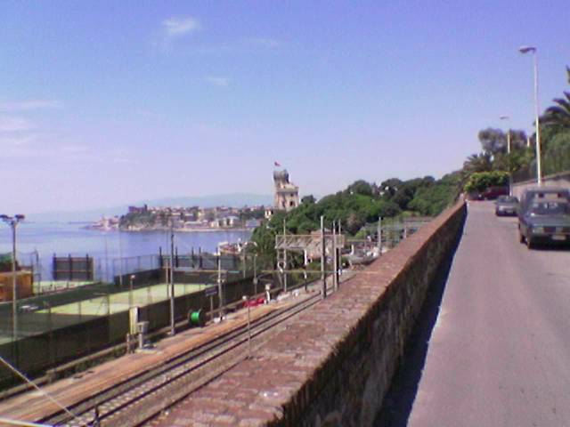 Genova Quarto - Stazione - (qualit foto base, impostazione di PhotoAcute - Salva l'immagine e visionala sul tuo PC!)