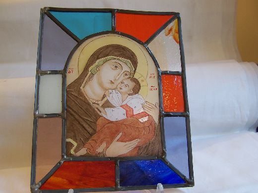 Madonna tenerezza greca
cm 15x10
vetro dipinto montato su piombo
