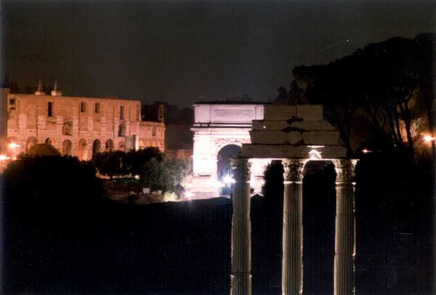 Fori imperiali di notte a Roma
