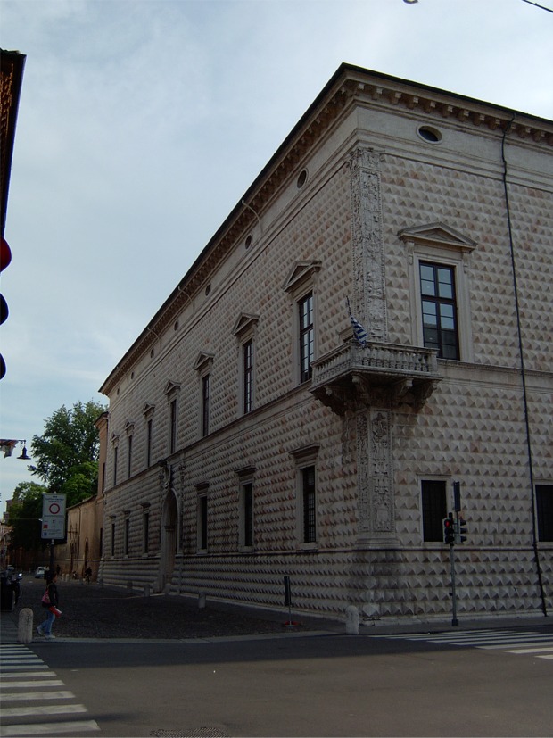 Palazzo Diamanti