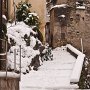 Neve su i vicoli del borgo