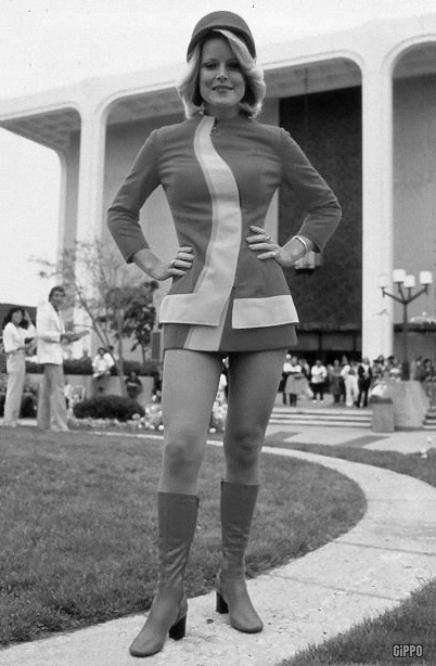 Boots girls years 60s 70s • Stivali e minigonne anni 1960 e 1970