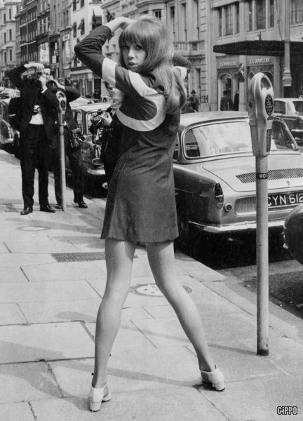 Pattie Boyd minidress sixties