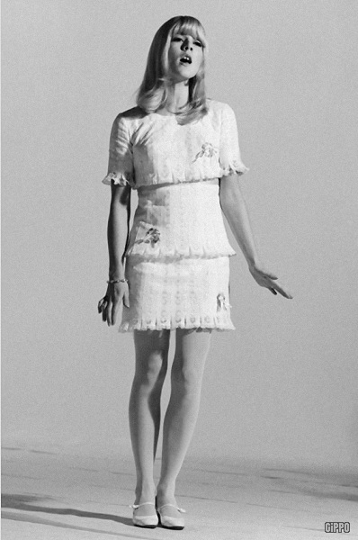 sylvie vartan short skirt 1967