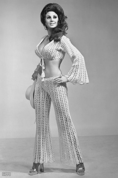 crochet trousers 70s woman