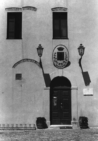 Fig. 20 - Ingresso al municipio