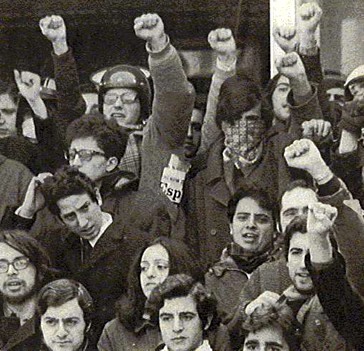 Gli studenti scendono in piazza