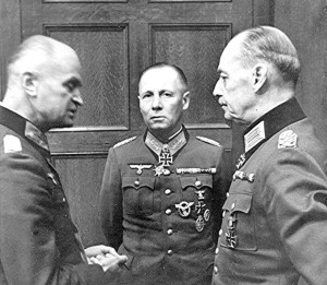 Rommel al centro con Rundstedt a destra sul fronte della Normandia