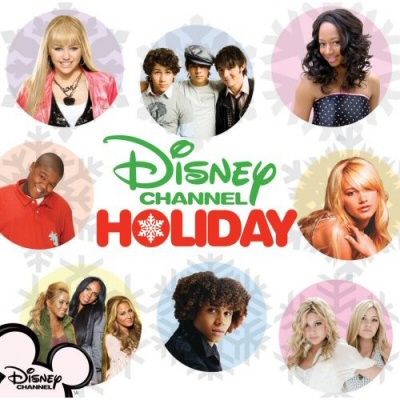 Lucas Grabeel canta Let It Snow incisa su Disney Channel Holiday
