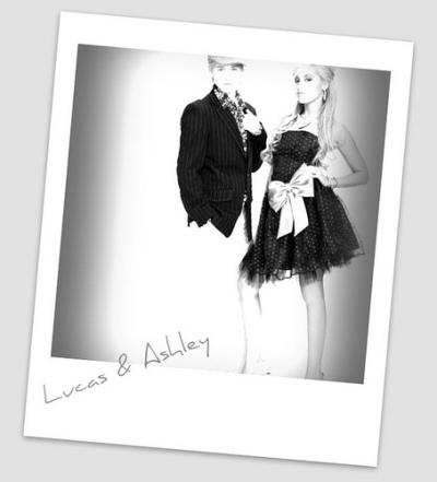 Lucas Grabeel e Ashley Tisdale effetto cartolina