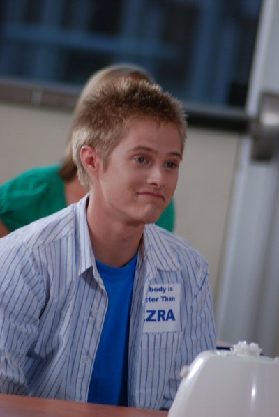 Lucas Grabeel è Ezra in The Adventures of Food Boy