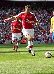 http://upload.wikimedia.org/wikipedia/commons/thumb/3/37/Arsenal_v_Stoke_City_FC_-_Robin_Van_Persie_penalty_cropped.jpg/185px-Arsenal_v_Stoke_City_FC_-_Robin_Van_Persie_penalty_cropped.jpg