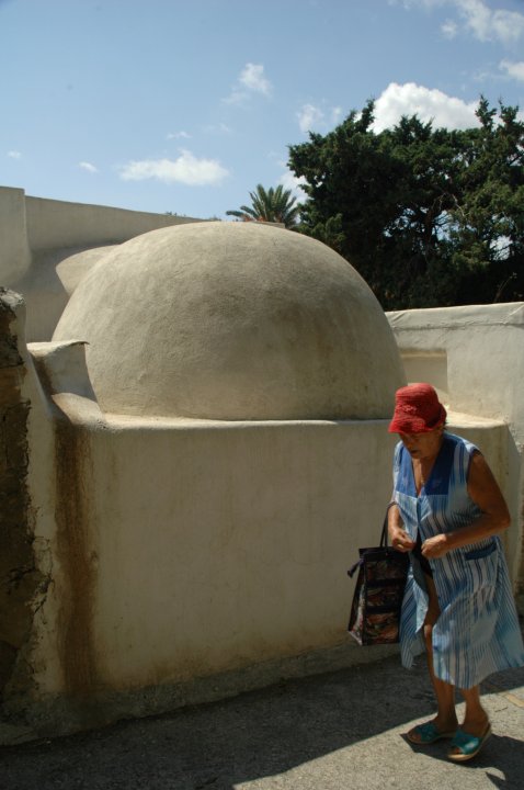 Cimitero - stradina.jpg