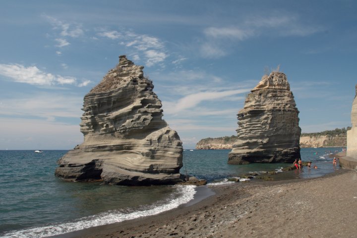 I Faraglioni di Procida.jpg