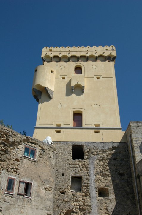 Torre Aragonese.jpg