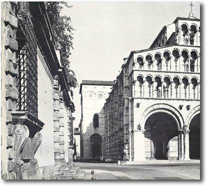 Lucca piazza San Martino