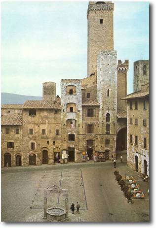 San Gimignano piazza della Cisterna