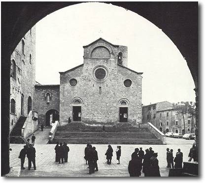 San Gimignano piazza del Duomo