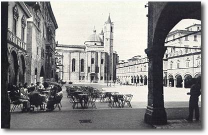 Ascoli Piceno piazza del Popolo