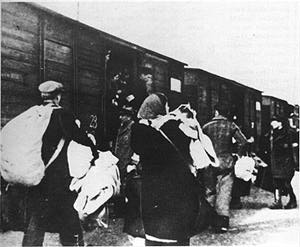 Deportati avviati ai treni 