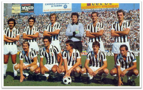 JUVENTUS CAMPIONE D'ITALIA 1976/77 - IN PIEDI: Causio, Cuccureddu, Morini, Zoff, Spinosi, Bettega. ACCOSCIATI: Benetti, Gentile, Boninsegna, Tardelli, Furino.