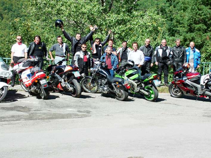 QUANDO SI VA A MANGIARE SIAMO SEMPRE IN TANTI....W MOTO RAZZO !