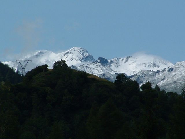 NOI ERAVAMO LA', E PRIMA DI SALIRCI NON ERA COSI INNEVATO. 