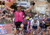 Vittoria nella 2 tappa al Giro d'Italia