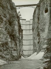 Diga di Santa Giustina (Val di Non) durante la costruzione (estate 1949)
