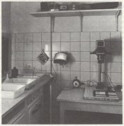 Una cucina trasformata in camera oscura