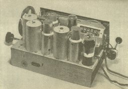 Aspetto posteriore del telaio completo (La Voce del Padrone - Columbia - Marconiphone mod. 570)
