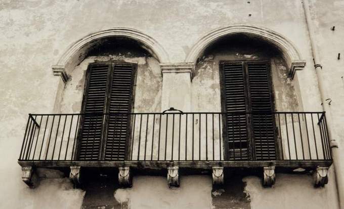 BALCON~2.JPG (41807 bytes)