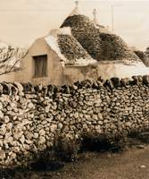 trulli8thumb.JPG (9129 bytes)