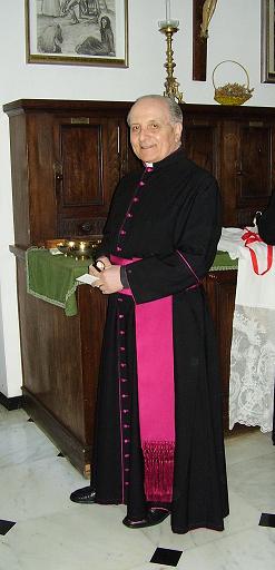 Mons. Alberto Boldorini in sacrestia